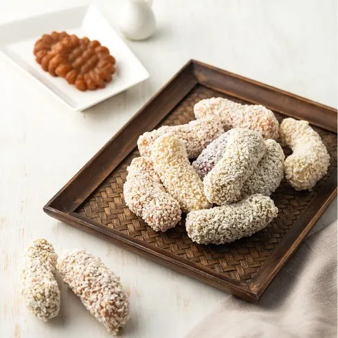 [봄오다가] 한과 모듬 선물세트 – 소담한과 (과자맛 + 찹쌀약과 4개 + 통밀약과 4개), 1박스, 400g