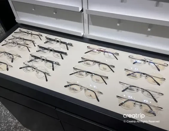 다비치옵티컬 | 명동점