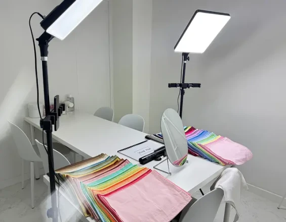 Vivid Hue 퍼스널 컬러 & 체형 분석