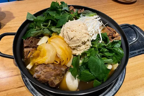 콩벼숲감자탕 | 명동의 한식