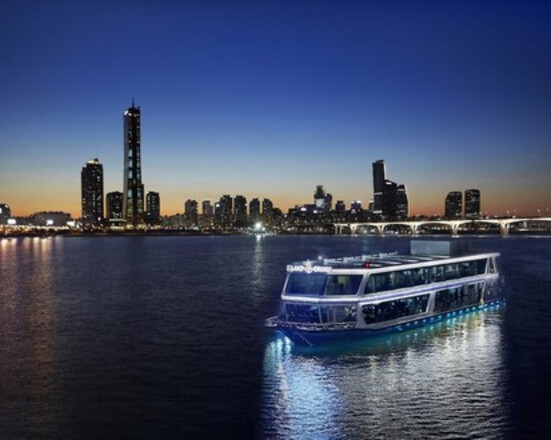 식사 포함 관광지 입장료 전용 차량 가이드/물품 비용