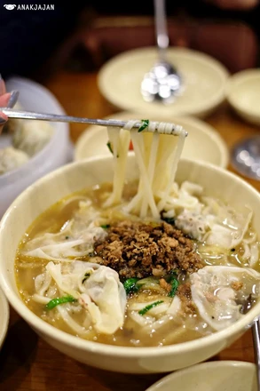 yeongdong Kalguksu Restaurant