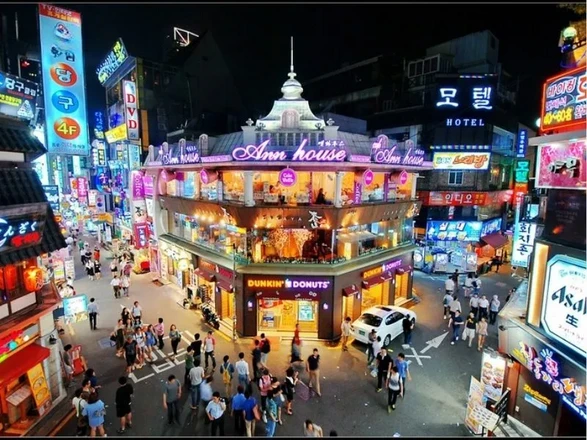 Hongdae – Youth Culture, Creative Cafés & Live Music