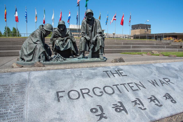 외국인 전용 서울 일일 투어 - 창덕궁, 전쟁기념관, 서울스카이