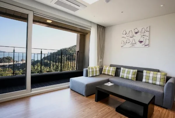 남해 라피스 호텔 (3성급 또는 동급)