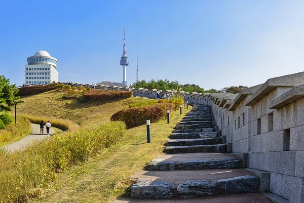 첫 서울 방문객을 위한 필수 1일 투어 (경복궁, 명동, N서울타워 & 한복 비누 만들기)