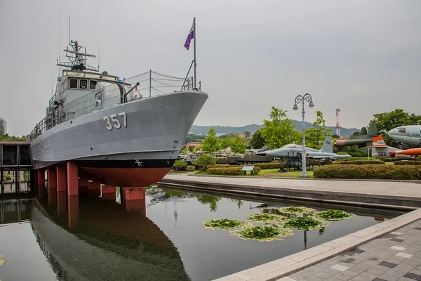 외국인 전용 서울 일일 투어 – 창덕궁, 전쟁기념관, 서울스카이