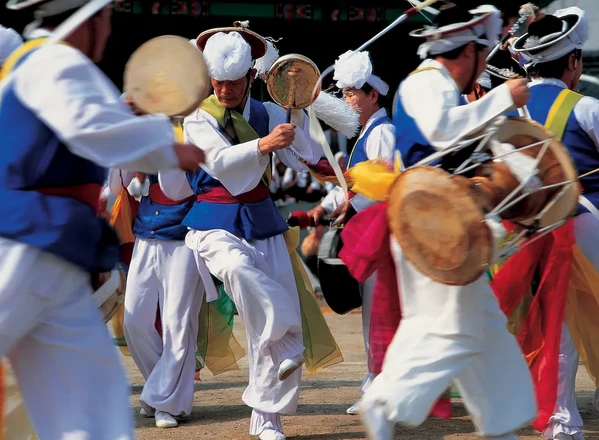 한국의 과거와 현재 타임머신 투어 (한국민속촌 & 수원화성 일일 투어)