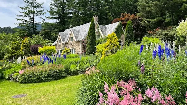 아침고요수목원