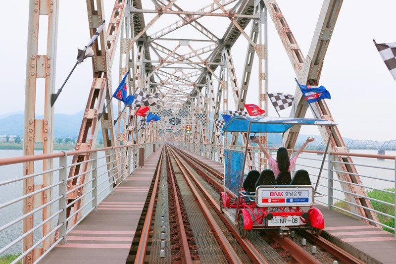 김해가야테마파크 + 김해낙동강레일파크 + 감천문화마을 일일투어ㅣ부산출발