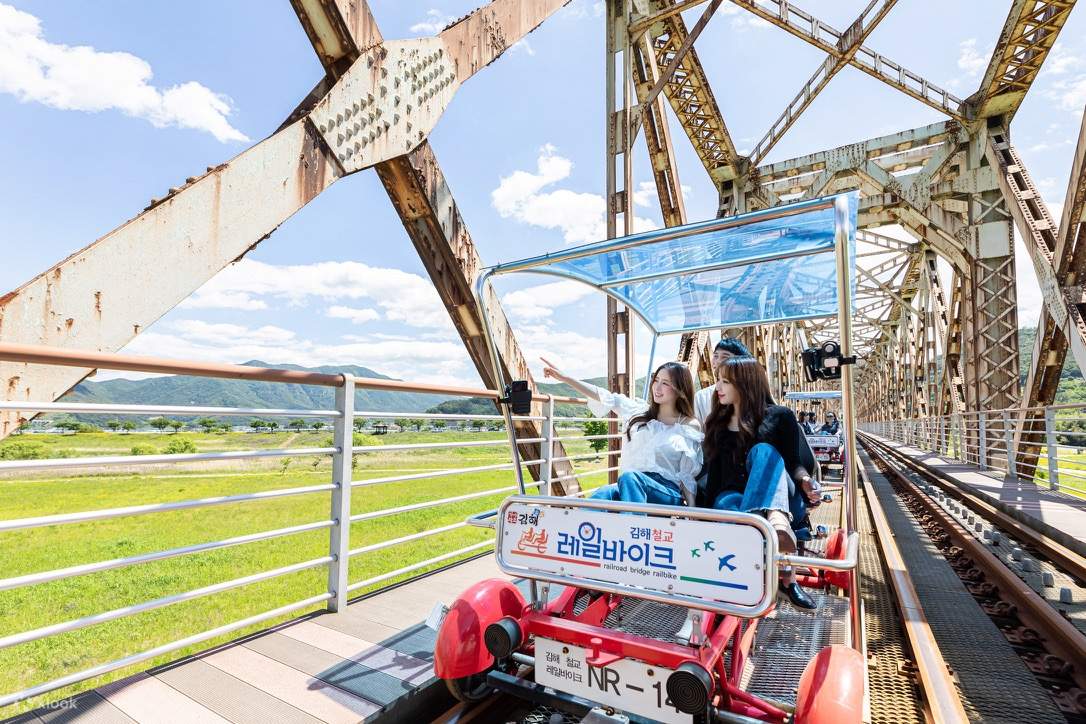 김해가야테마파크 + 김해낙동강레일파크 + 감천문화마을 일일투어ㅣ부산출발