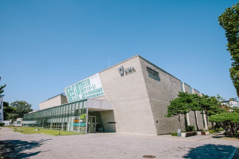 한국의 과거와 현재 타임머신 투어 (한국민속촌 & 수원화성 일일 투어)