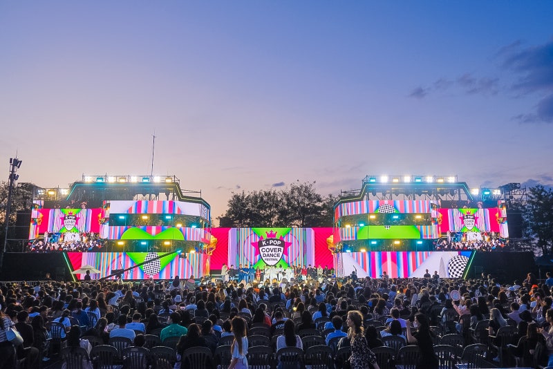 외국인 전용 K-팝 문화 체험 일일 투어 (홍대 거리, K-팝 댄스 체험, 명동 하이커 그라운드, 난타 공연)