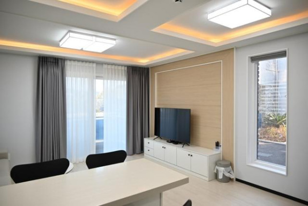 The Curve Building 3