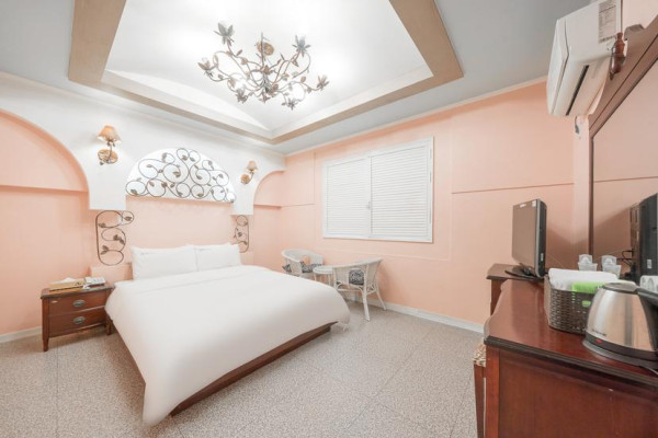 Standard - Non-Smoking Room (OTT viewing available (Netflix, YouTube, Disney, etc.) - Personal ID re