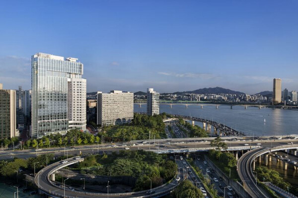 [Breakfast PKG] Deluxe River Twin (Single + Single + Breakfast for 2)