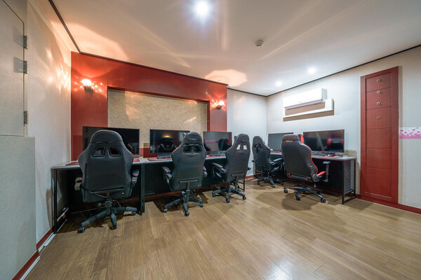 High-spec 5PC room / Bathtub x (RTX3070 no-hard) (32 inches / new product / Netflix / YouTube Premiu