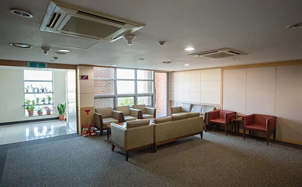 Anam International House